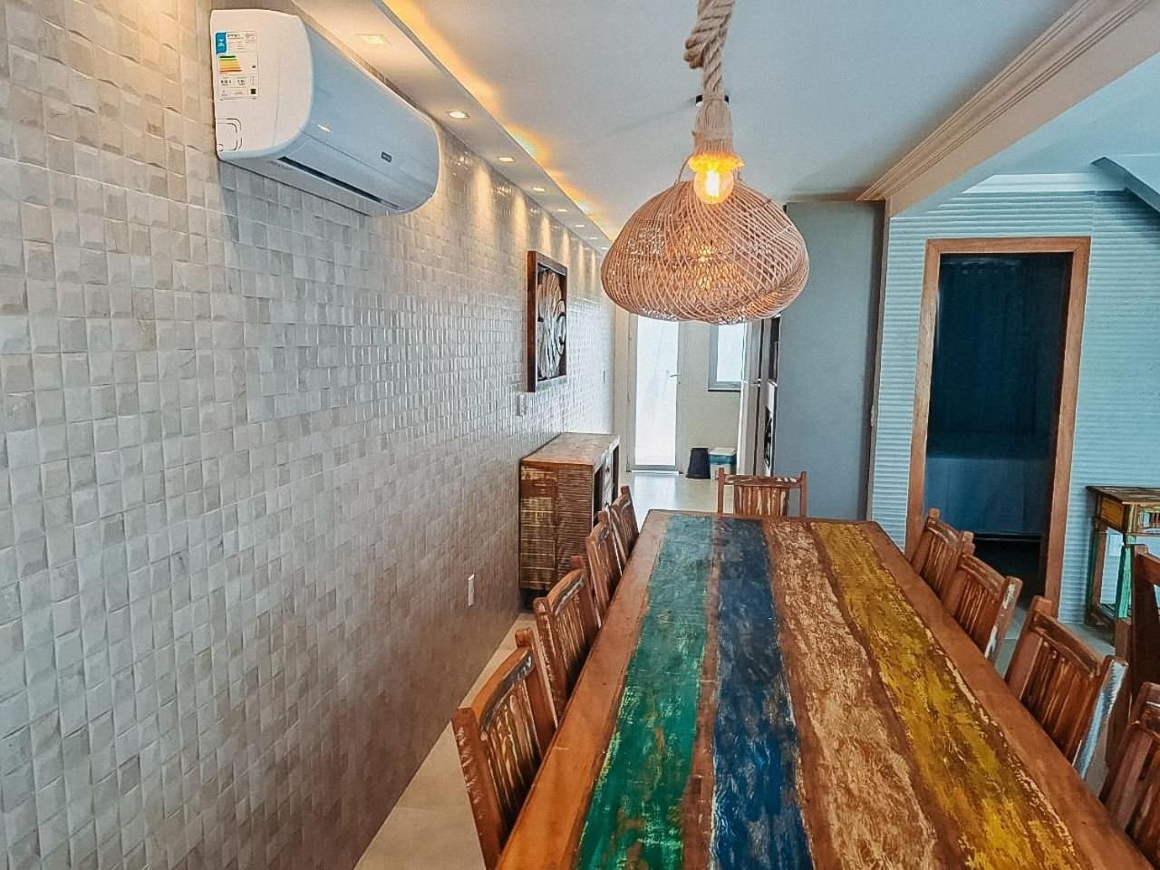 Holiday home Casa Em A 200m Da Em Arraial D'ajuda, Com 3 Suites, Sala Climatizada, Area Gourmet Privativa, Internet 300mbps, Com Piscinas Adulto E Infantil, Sauna, Quadra De Tenis E Portaria 24hrs. Porto Seguro