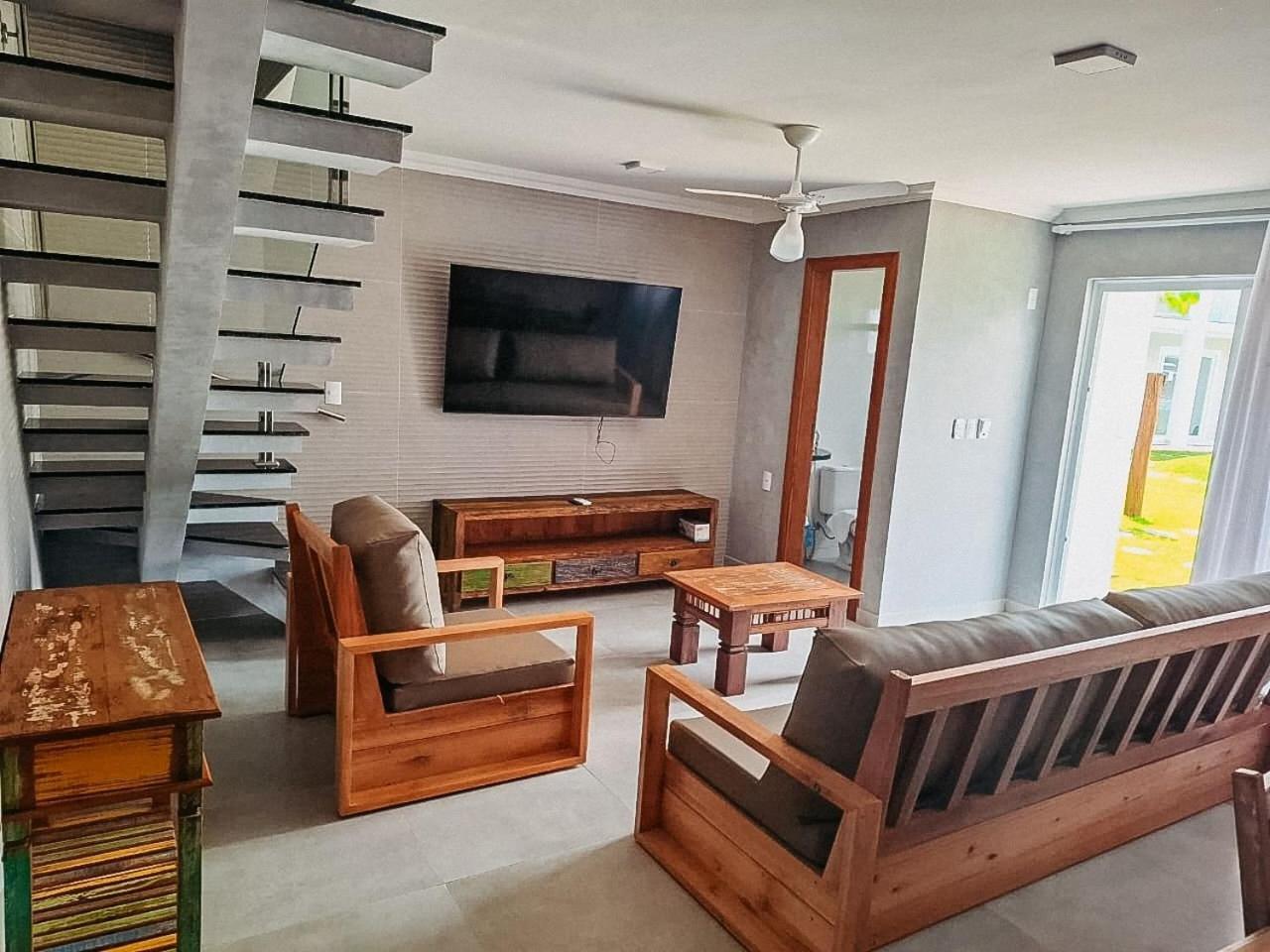 Holiday home Casa Em A 200m Da Em Arraial D'ajuda, Com 3 Suites, Sala Climatizada, Area Gourmet Privativa, Internet 300mbps, Com Piscinas Adulto E Infantil, Sauna, Quadra De Tenis E Portaria 24hrs. *